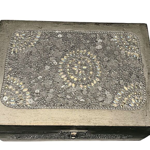 Sparkly Jewlery Box Silver With Sequins & Rhinestones Lightweight Wood 7 x 5 x 3 - Picture 8 of 15